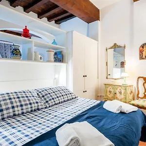 https://magnoli-ponte-vecchio-apartment.it-tuscanyhotel.com