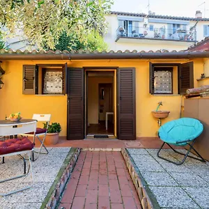 https://san-frediano-cozy-studio-with-private-patio.it-tuscanyhotel.com